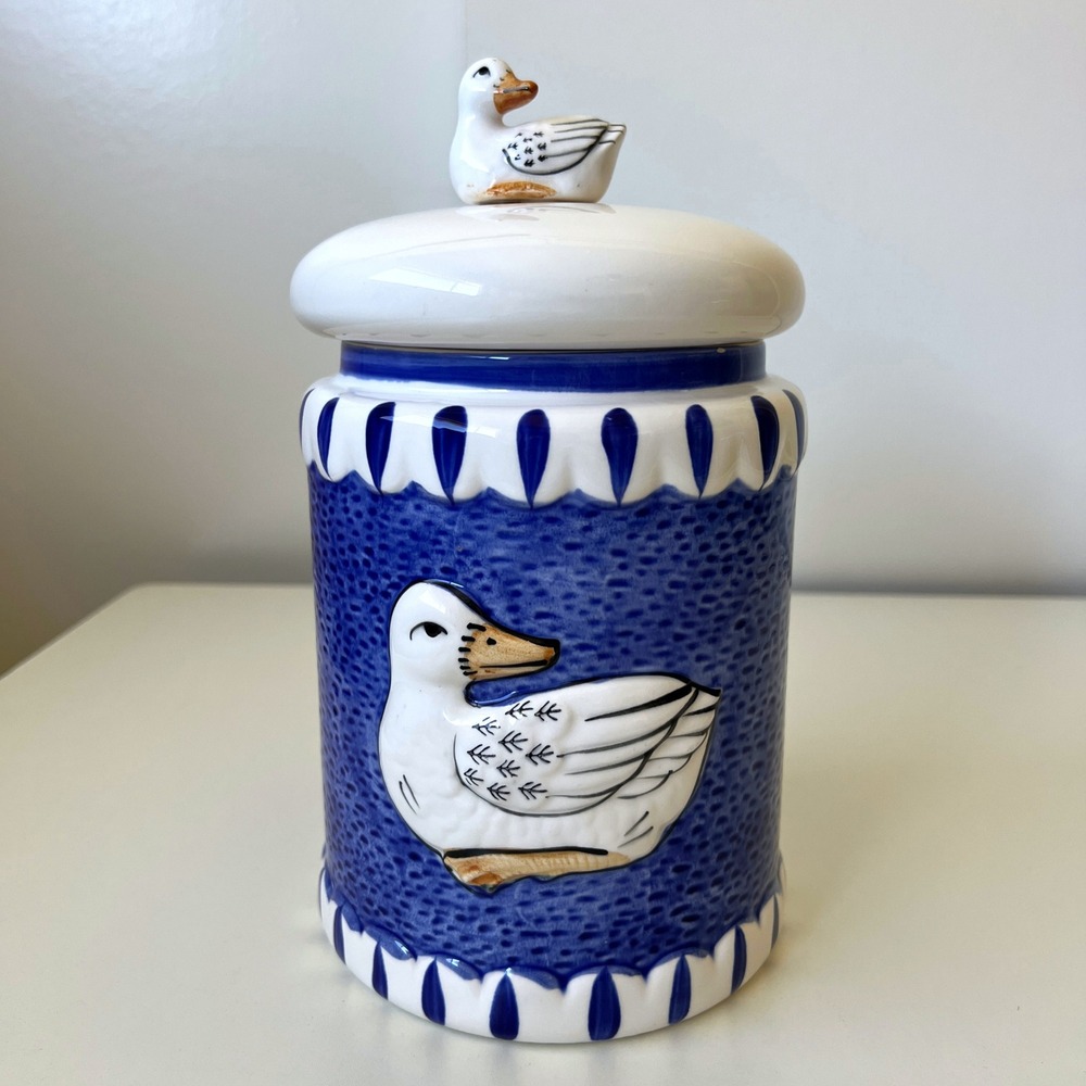 Vintage 1983 Sigma Tastesetter Duck Ceramic Canister Blue White Towle